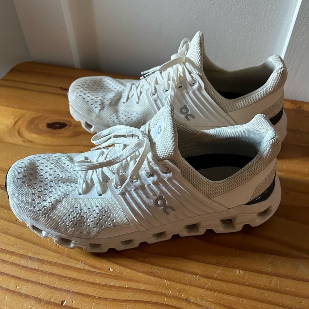 On Cloud White Tennis Shoes